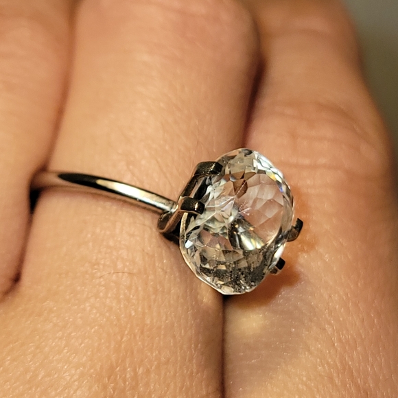 Gorgeous 6 Carat White Zircon - Picture 10 of 17